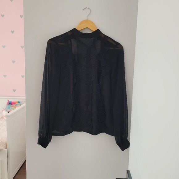 Semi-transparent blouse with lace - Picture 1 of 5